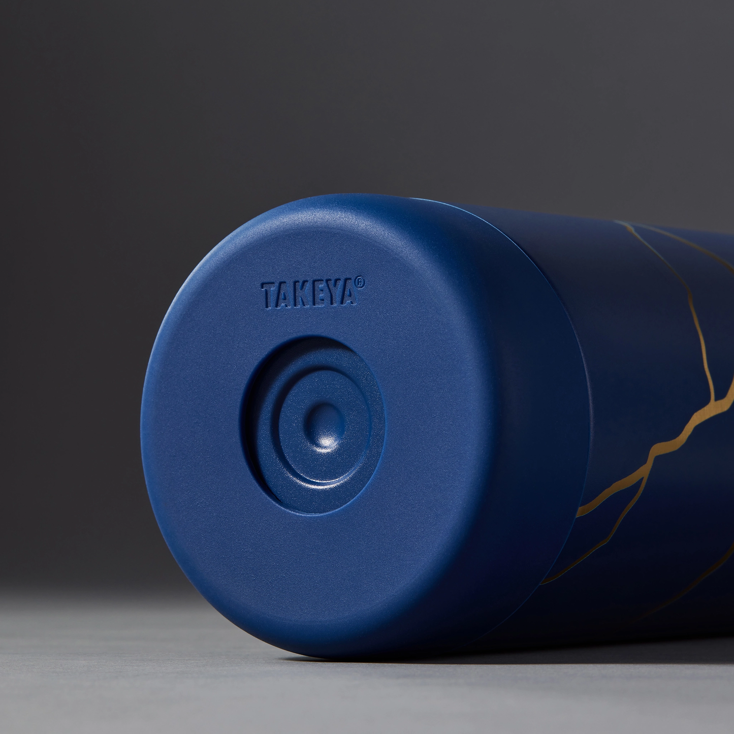 kintsugi-water-bottle-with-spout-lid-i2 51390-TK_HO25_Kintsugi_Takeya9249.png
