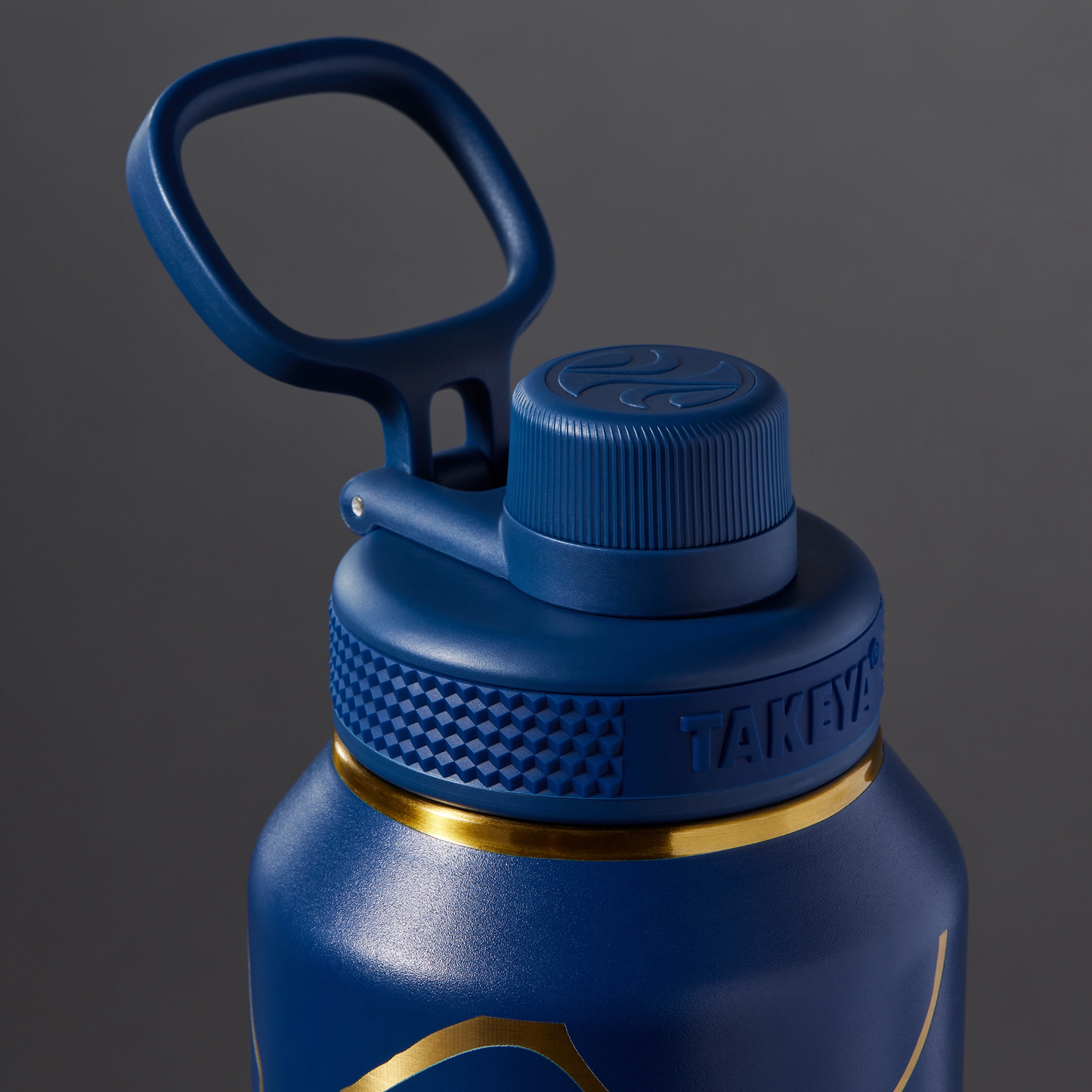 kintsugi-water-bottle-with-spout-lid-i2 51390-TK_HO25_Kintsugi_Takeya9266.png